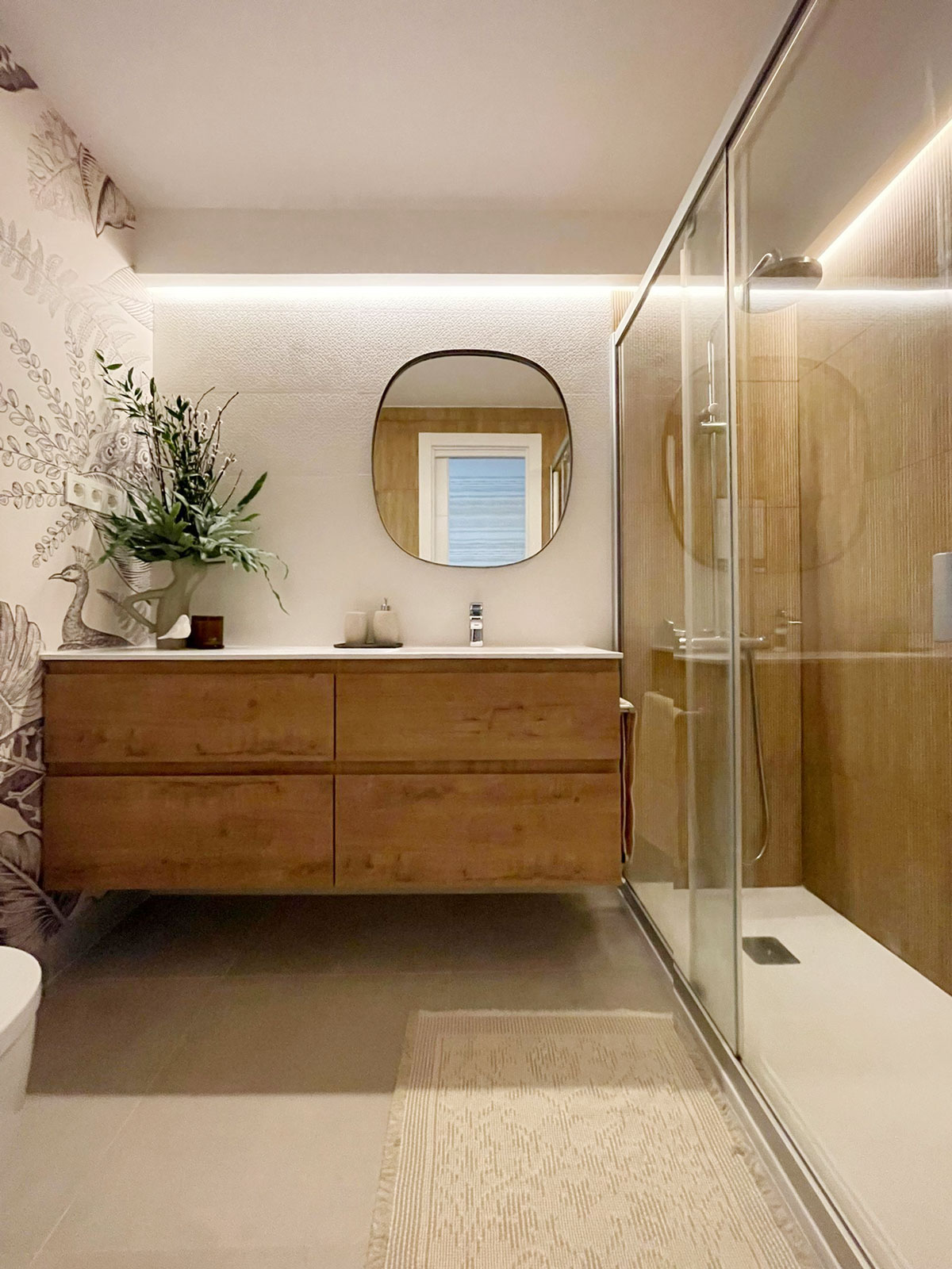 8 muebles de baño muy decorativos (uno de ellos con espejos y un vídeo  lleno de ideas)