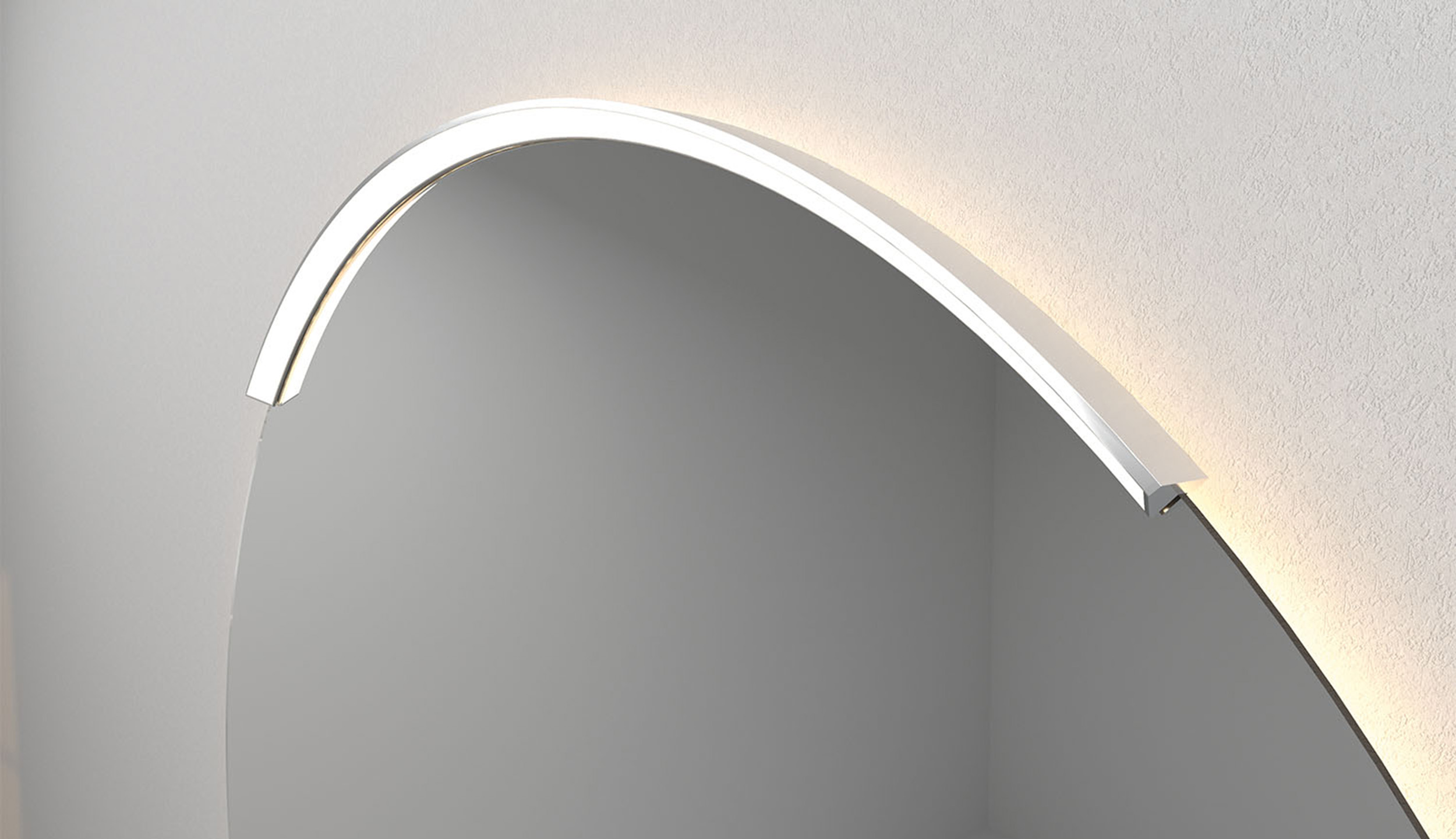 Aplique Orbis Cromo El Aplique Orbis Cromo destaca por su forma estilizada y acabado metálico brillante. Una opción elegante para iluminar con estilo cualquier estilo de baño.