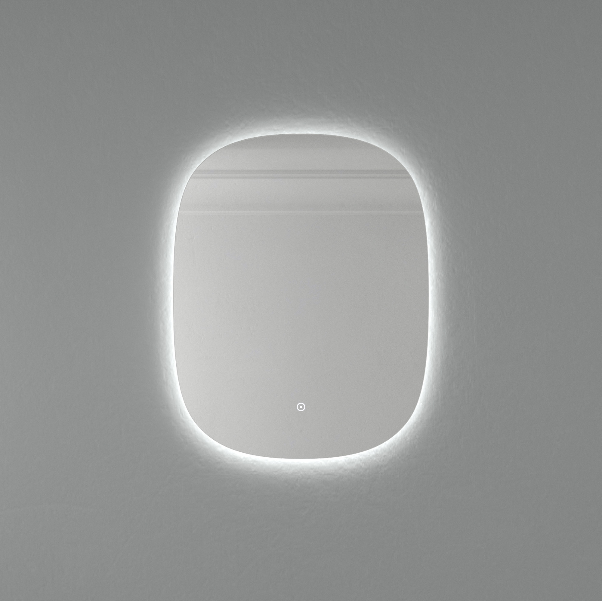 Con un diseño fluido y de líneas continuas, el Espejo Flow Luna Lisa LED transmite una sensación de ligereza y armonía que transforma el ambiente. Su contorno suave y estilizado se ve realzado por una iluminación LED perimetral envolvente, que no solo mejora la visibilidad, sino que también aporta una atmósfera cálida y acogedora. Esta combinación de estética y funcionalidad convierte al espejo en una pieza ideal para baños de cualquier estilo, desde los más minimalistas hasta los más sofisticados.